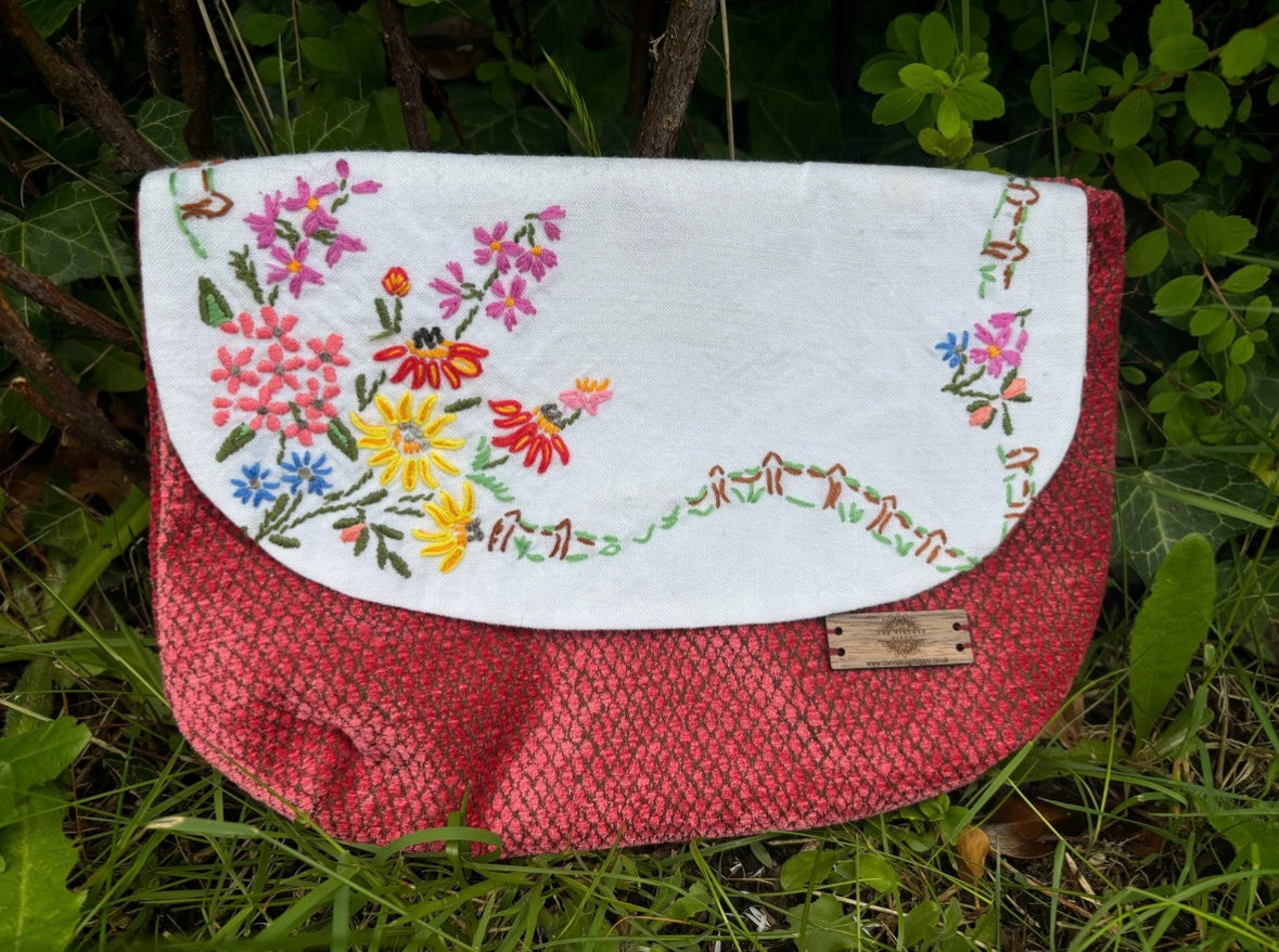 Embroidery Napkin Clutches