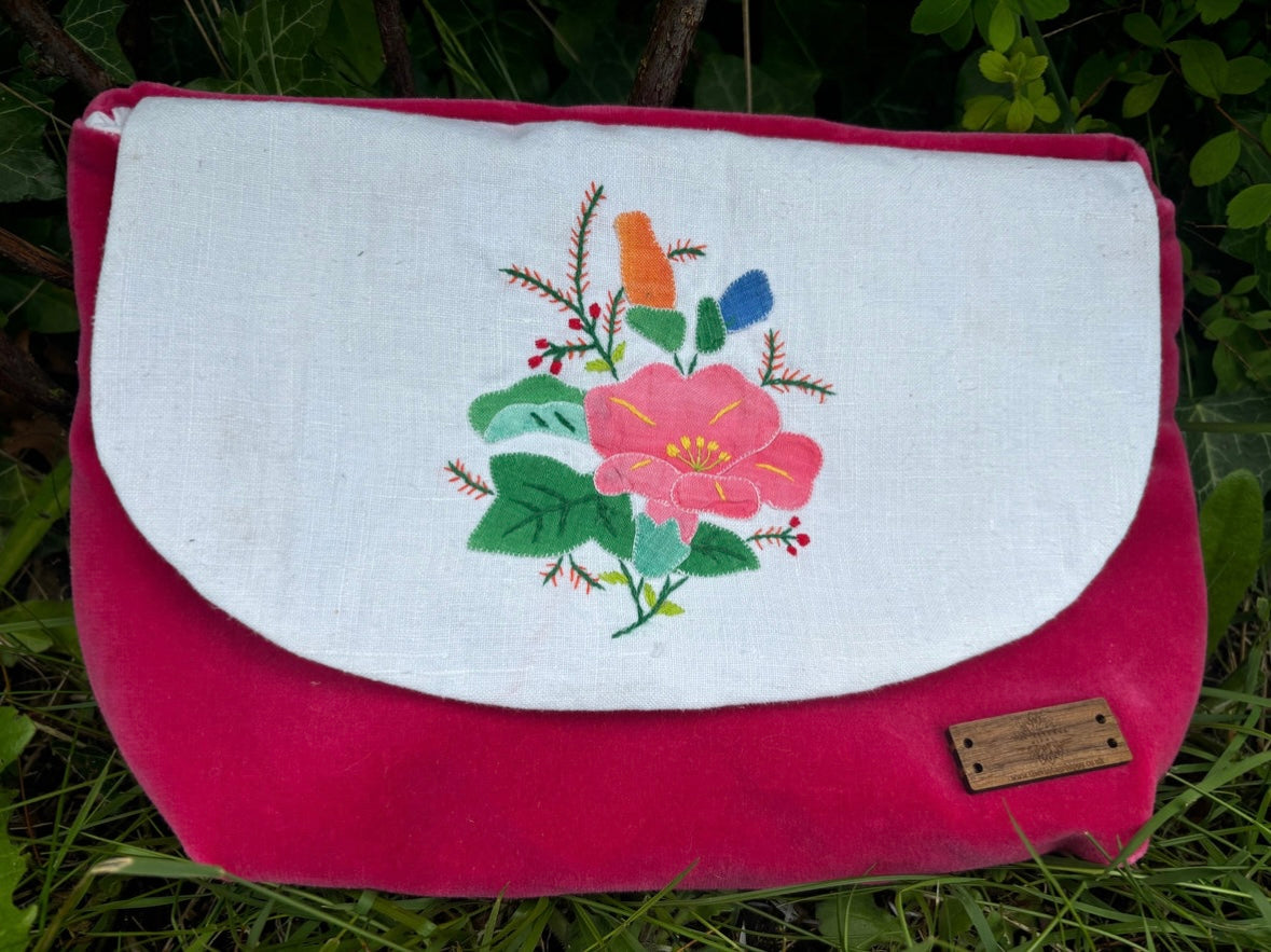 Embroidery Napkin Clutches