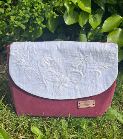 Embroidery Napkin Clutches